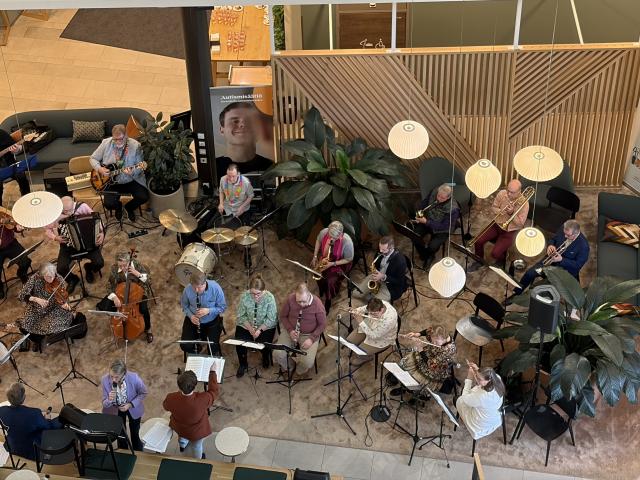 Autismitietoisuuden päivää juhlistettiin konsertilla Mannerheimintiellä