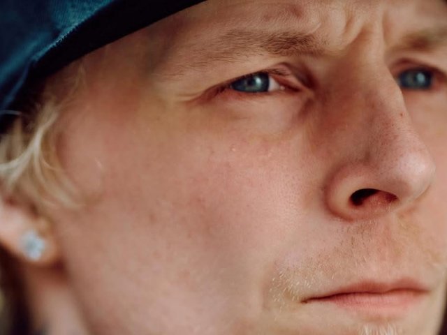 Patrik Lindblom aloitti huumeiden piikittämisen ja ryöstelyn jo teini-ikäisenä – ADHD-diagnoosi auttoi kääntämään elämän suunnan